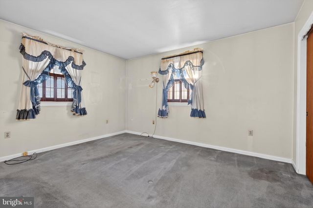 922 PENN GRANT RD, Lancaster, PA 17602