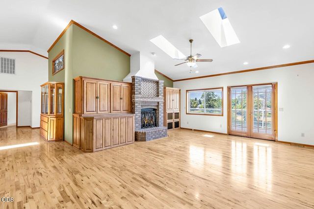 1282 Shady Lane, Grants Pass, OR 97527