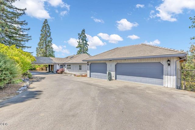 1282 Shady Lane, Grants Pass, OR 97527