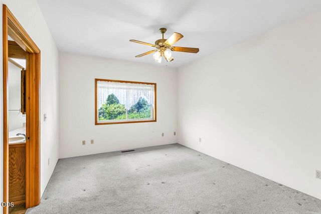 1282 Shady Lane, Grants Pass, OR 97527