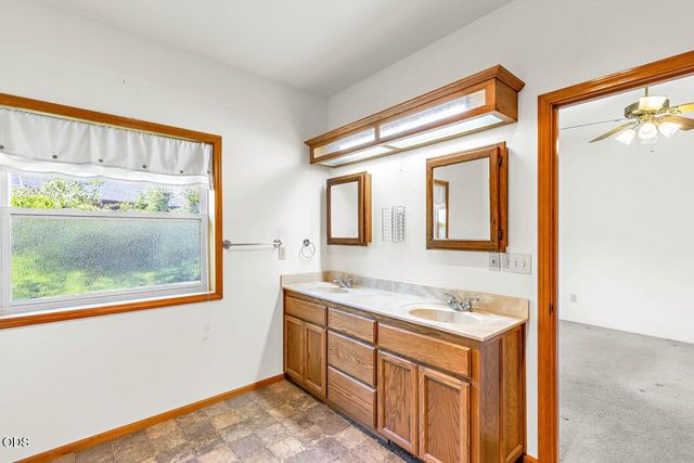 1282 Shady Lane, Grants Pass, OR 97527