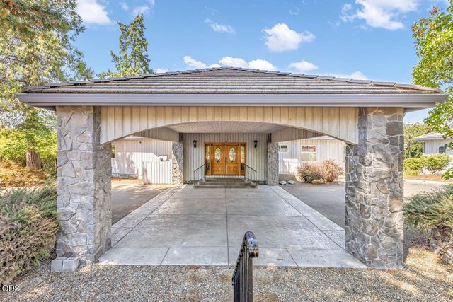 1282 Shady Lane, Grants Pass, OR 97527