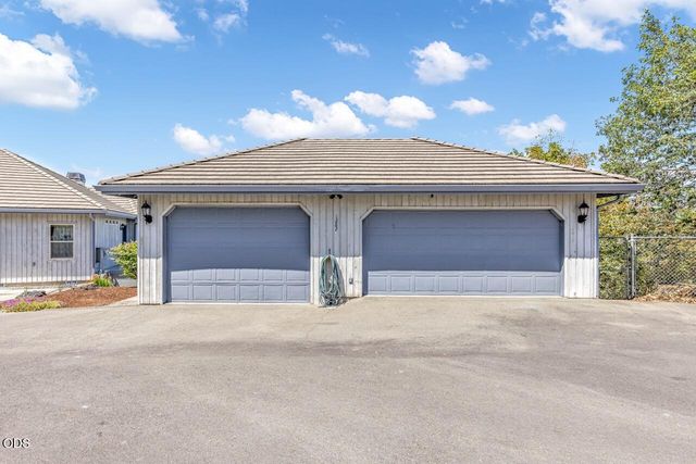 1282 Shady Lane, Grants Pass, OR 97527