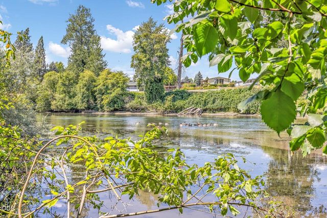 1282 Shady Lane, Grants Pass, OR 97527