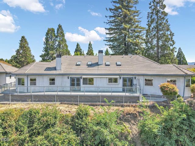 1282 Shady Lane, Grants Pass, OR 97527