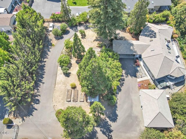 1282 Shady Lane, Grants Pass, OR 97527