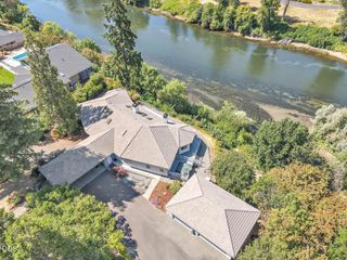 1282 Shady Lane, Grants Pass, OR 97527