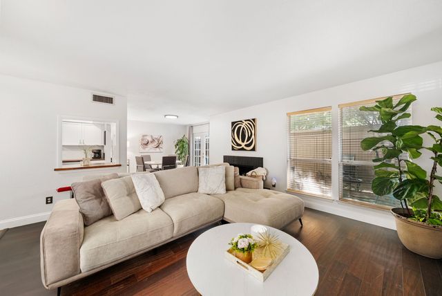 9810 Amberton Parkway, Dallas, TX 75243