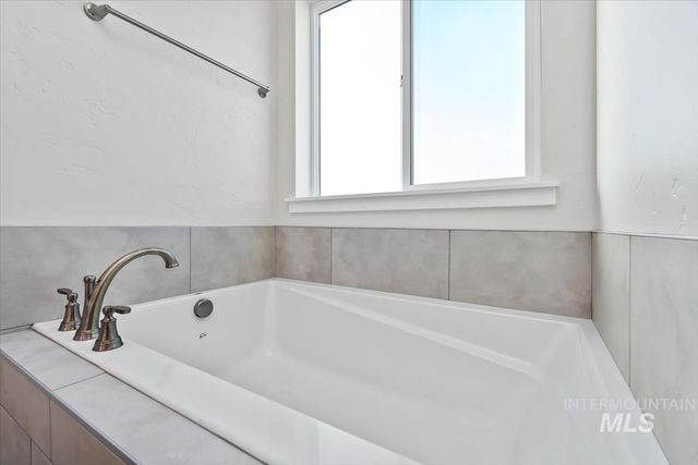 219 W Willow Dale Dr., Kuna, ID 83634