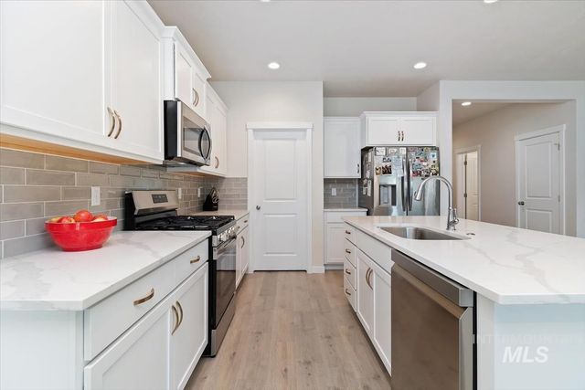 219 W Willow Dale Dr., Kuna, ID 83634