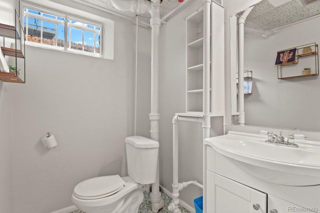 875 S Quivas Street, Denver, CO 80223