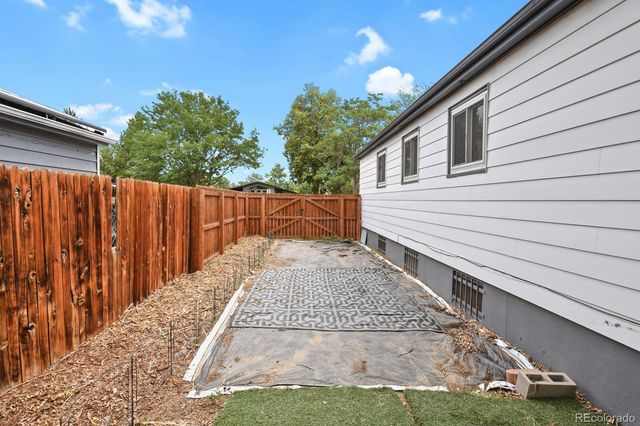 875 S Quivas Street, Denver, CO 80223