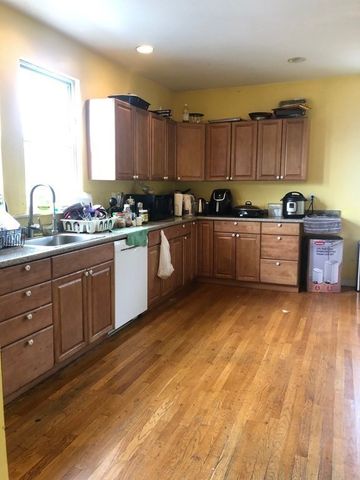 10 Underwood Park 10, Waltham, MA 02453