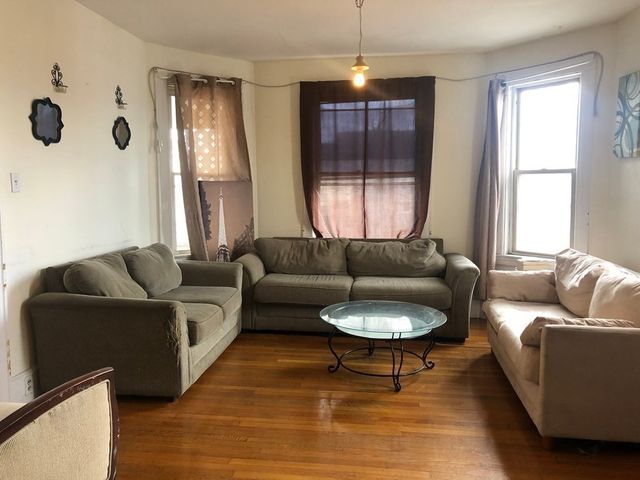 10 Underwood Park 10, Waltham, MA 02453