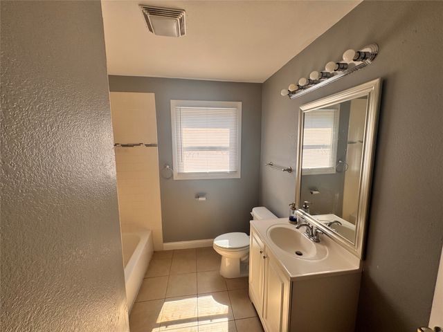 130 W Avenue D, Garland, TX 75040