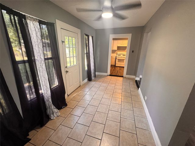 130 W Avenue D, Garland, TX 75040