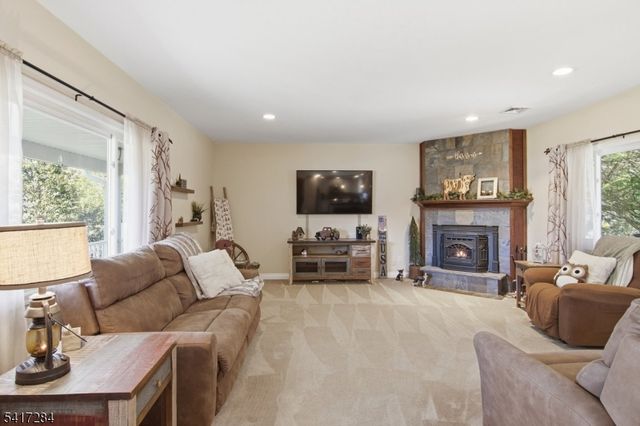 27 Heather Hills Dr, Jefferson Twp., NJ 07438