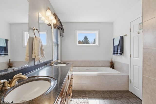 27 Heather Hills Dr, Jefferson Twp., NJ 07438