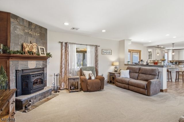 27 Heather Hills Dr, Jefferson Twp., NJ 07438