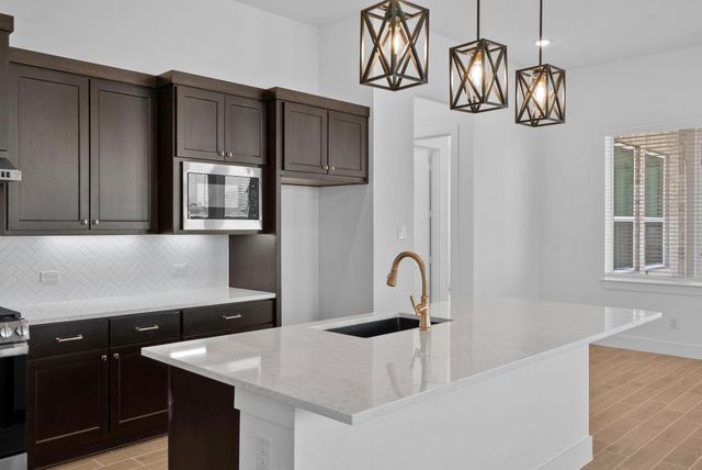 12019 Canal View Boulevard, Mont Belvieu, TX 77523