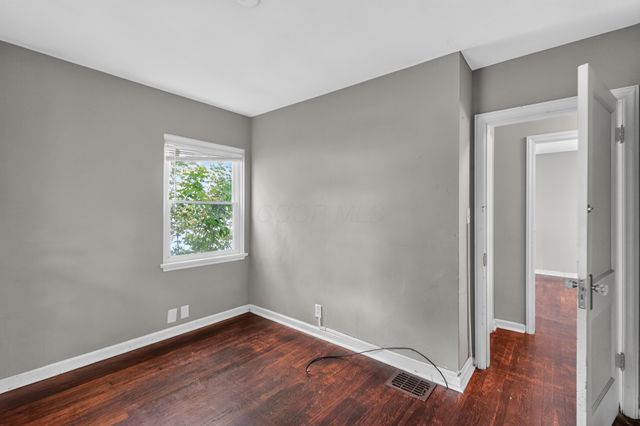 221 N Kellner Road, Columbus, OH 43209