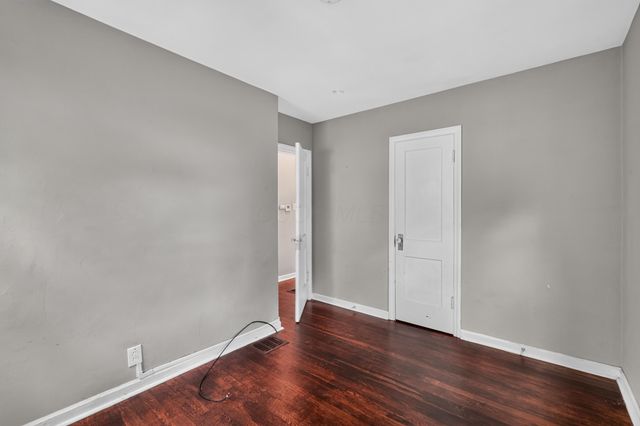 221 N Kellner Road, Columbus, OH 43209