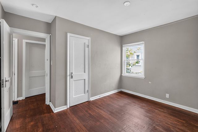 221 N Kellner Road, Columbus, OH 43209
