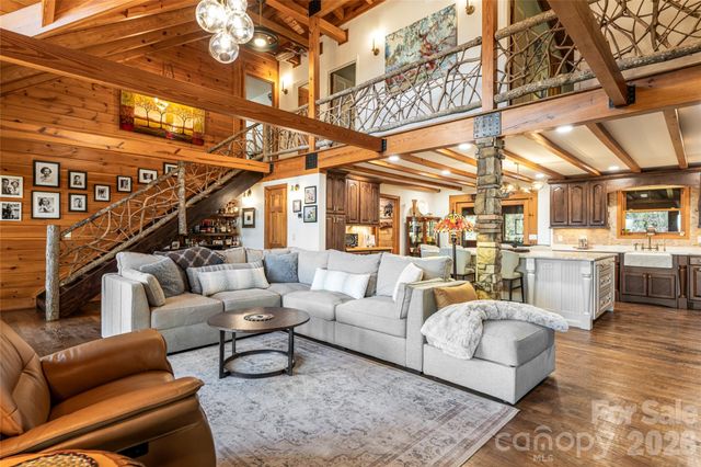 580 Flying Hawk Trail, Waynesville, NC 28786