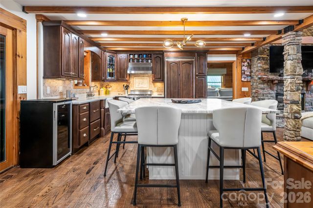 580 Flying Hawk Trail, Waynesville, NC 28786