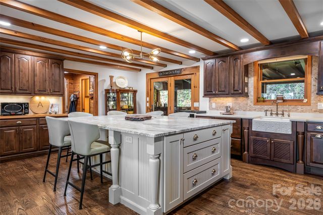 580 Flying Hawk Trail, Waynesville, NC 28786
