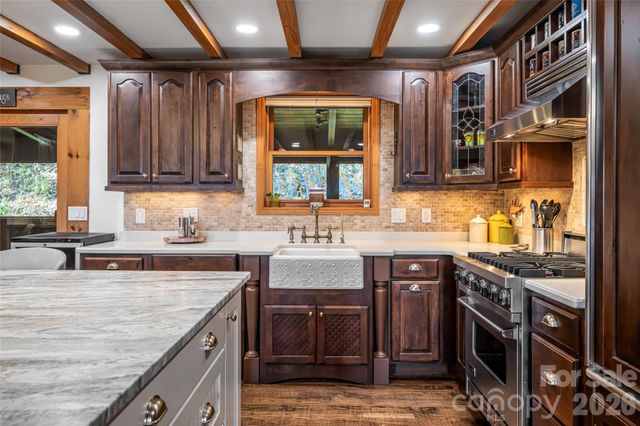 580 Flying Hawk Trail, Waynesville, NC 28786