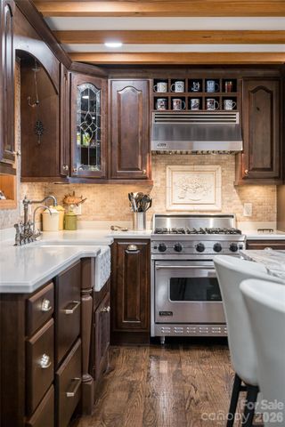 580 Flying Hawk Trail, Waynesville, NC 28786
