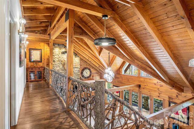 580 Flying Hawk Trail, Waynesville, NC 28786