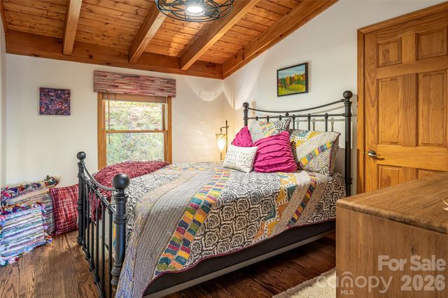 580 Flying Hawk Trail, Waynesville, NC 28786