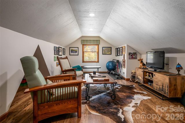 580 Flying Hawk Trail, Waynesville, NC 28786