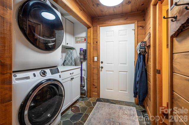 580 Flying Hawk Trail, Waynesville, NC 28786