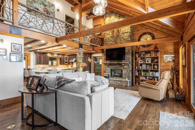 580 Flying Hawk Trail, Waynesville, NC 28786