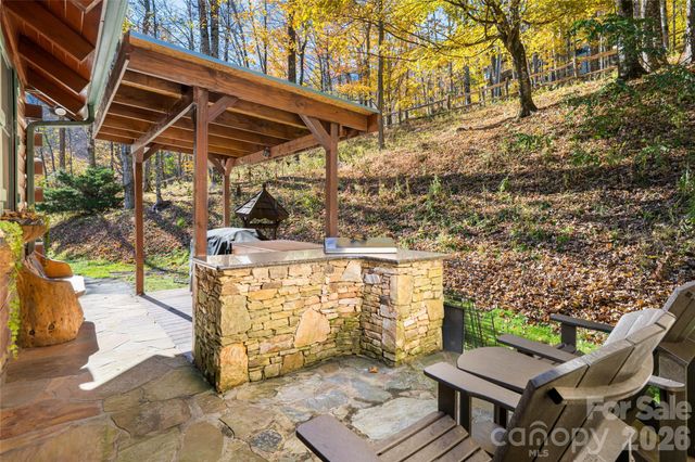 580 Flying Hawk Trail, Waynesville, NC 28786