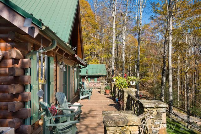 580 Flying Hawk Trail, Waynesville, NC 28786