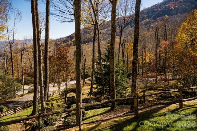 580 Flying Hawk Trail, Waynesville, NC 28786