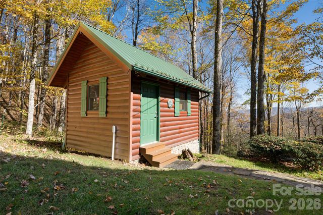 580 Flying Hawk Trail, Waynesville, NC 28786