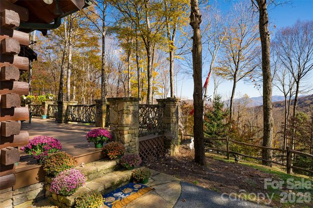 580 Flying Hawk Trail, Waynesville, NC 28786