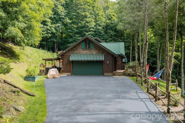 580 Flying Hawk Trail, Waynesville, NC 28786