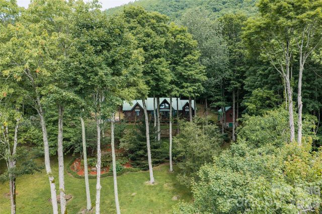 580 Flying Hawk Trail, Waynesville, NC 28786