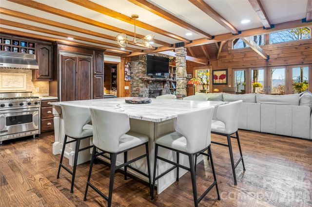 580 Flying Hawk Trail, Waynesville, NC 28786