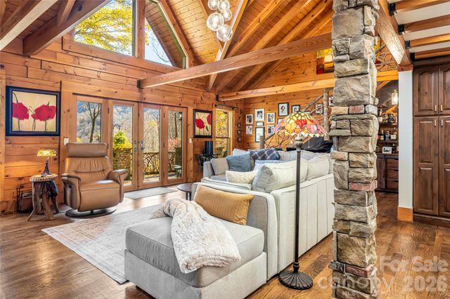 580 Flying Hawk Trail, Waynesville, NC 28786
