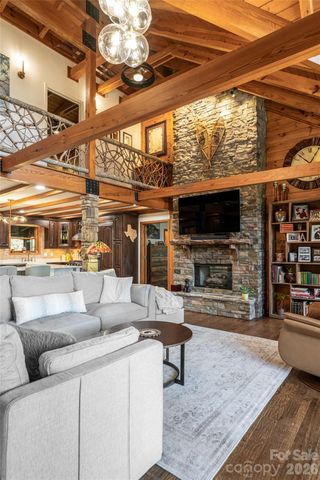 580 Flying Hawk Trail, Waynesville, NC 28786