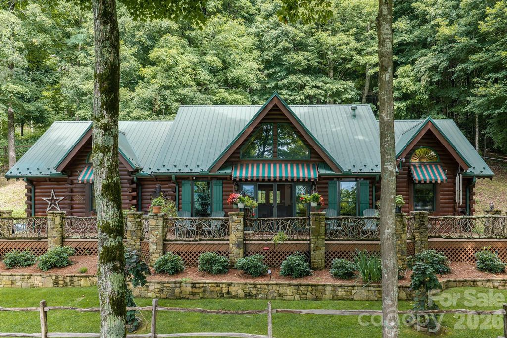 580 Flying Hawk Trail, Waynesville, NC 28786