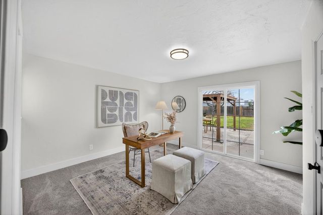 247 Cedar St, Roseville, CA 95678