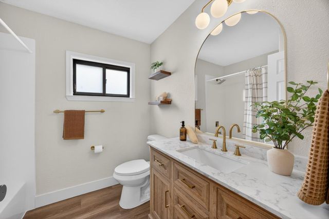 247 Cedar St, Roseville, CA 95678